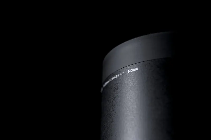 The screw-fit lens hood on the Sigma 70-200 f/2.8 Sports